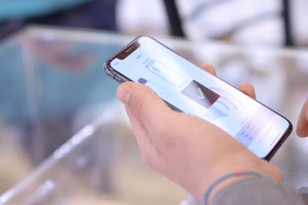 How to Choose the Right Cellphone Service Provider for Speed, Coverage, and Reliability